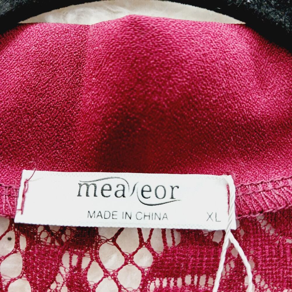 Elegant Red Lace Women's Blouse - Picture 4 of 13